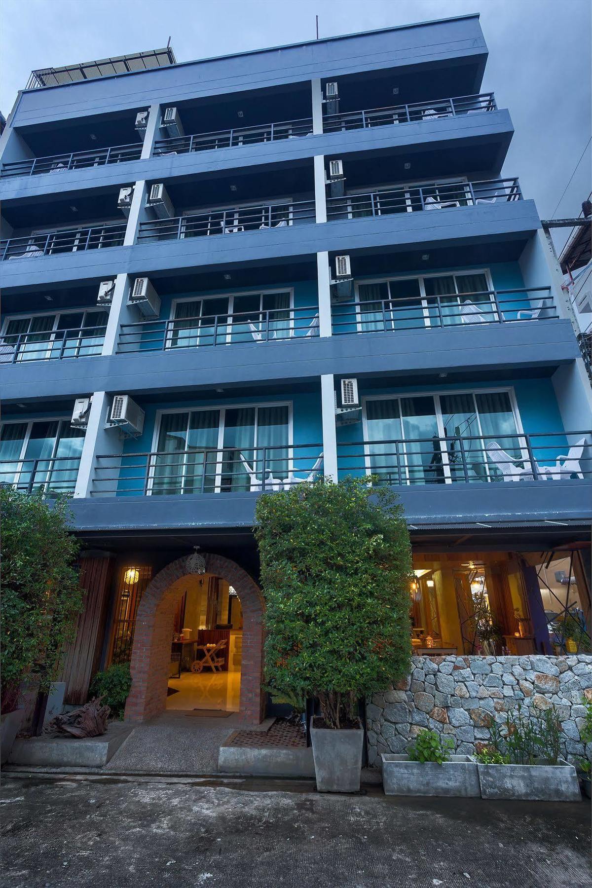 Memory Patong - Sha Certified Hotel Exterior photo