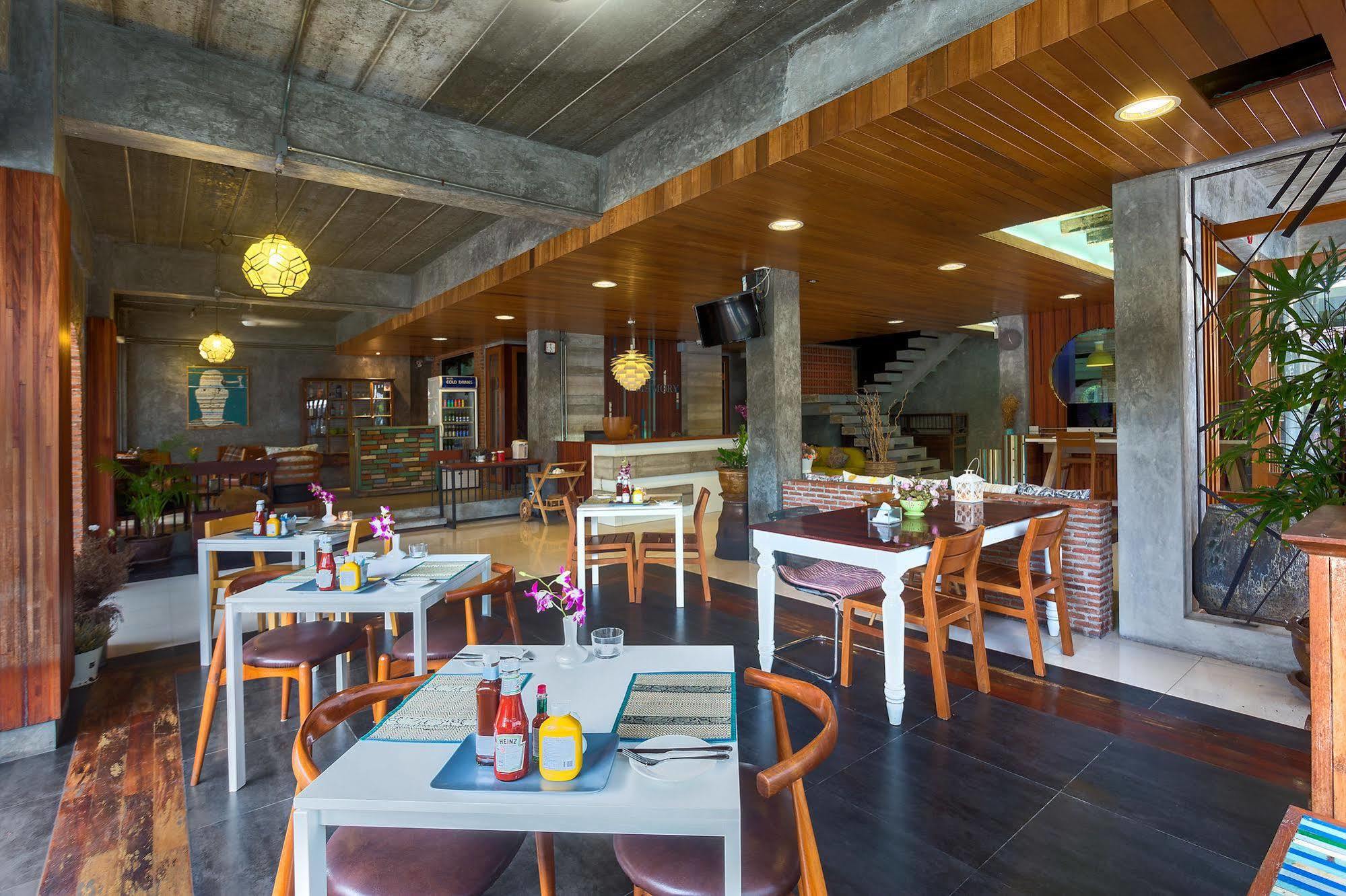 Memory Patong - Sha Certified Hotel Exterior photo