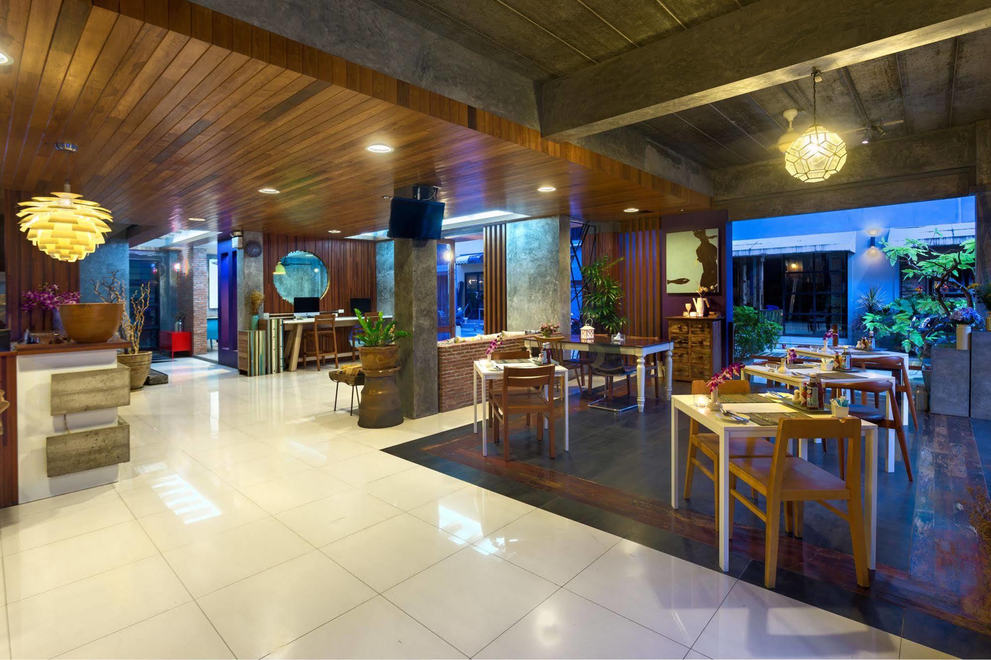 Memory Patong - Sha Certified Hotel Exterior photo