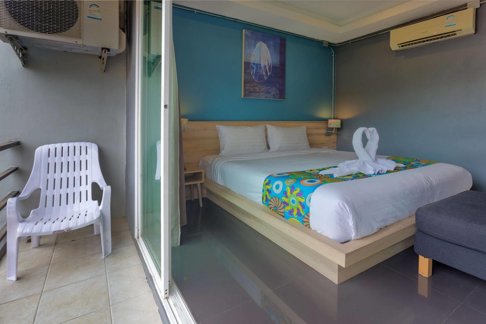 Memory Patong - Sha Certified Hotel Exterior photo