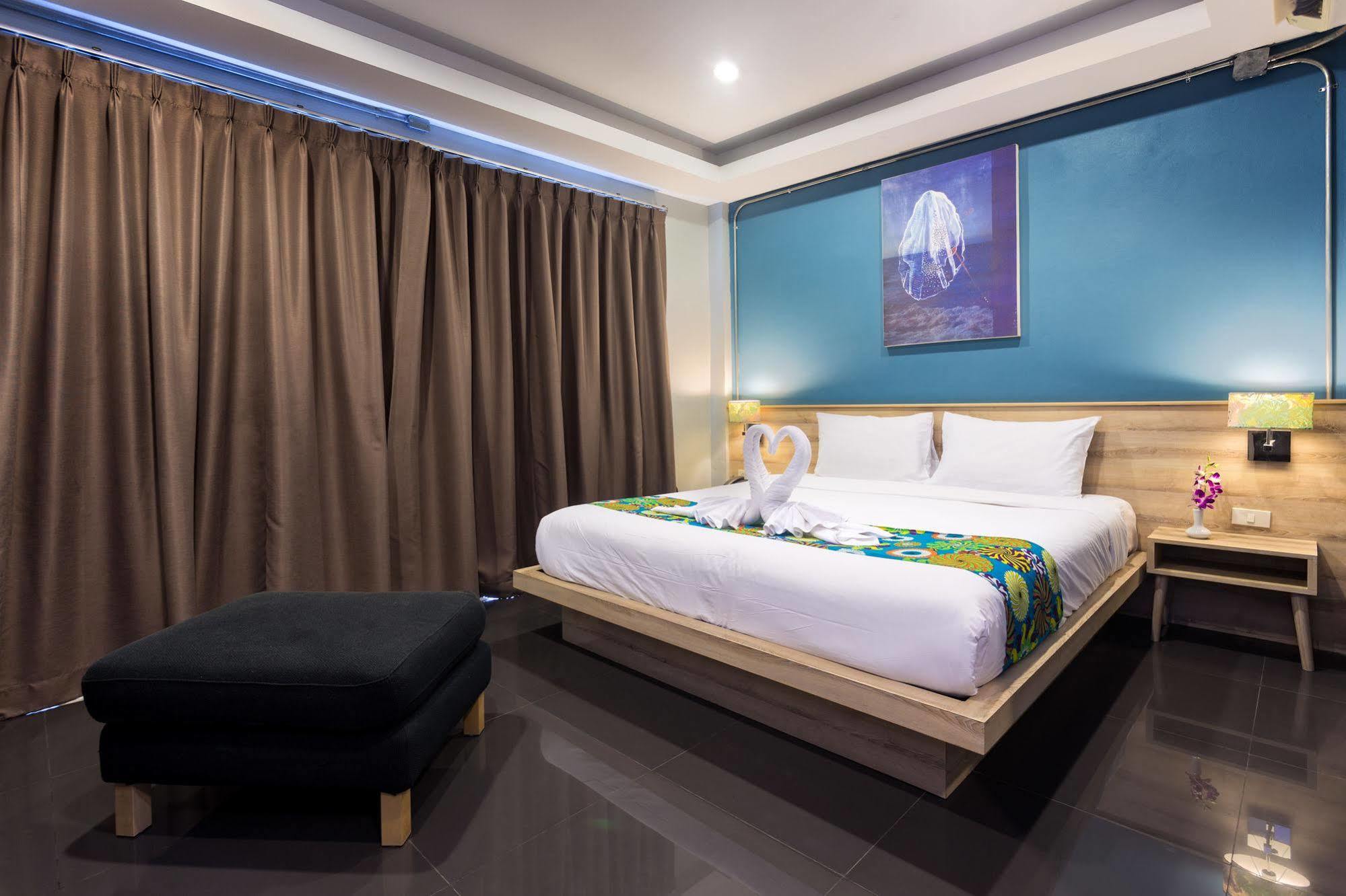 Memory Patong - Sha Certified Hotel Exterior photo