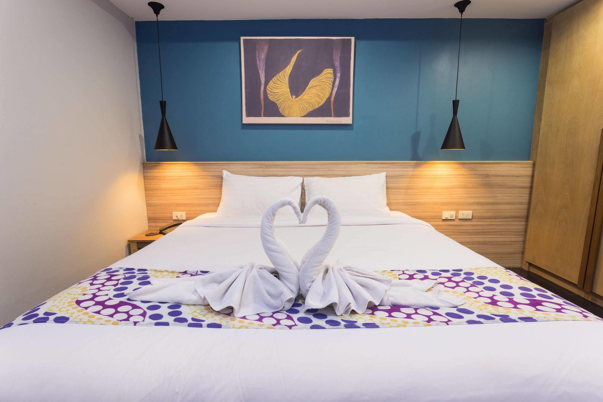 Memory Patong - Sha Certified Hotel Exterior photo